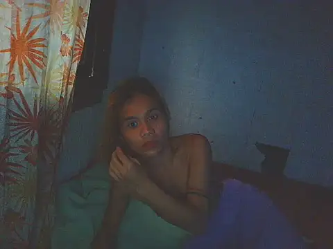 ZoeyisFIRE live room snapshot on Stripchat