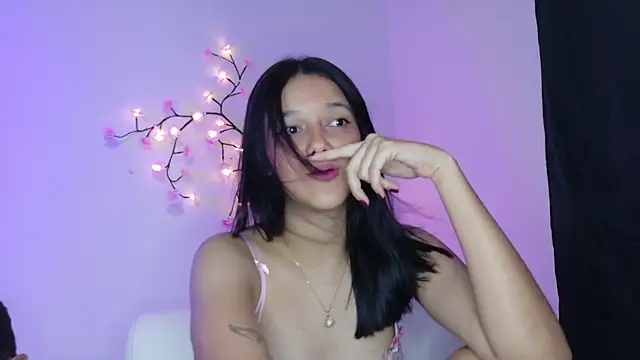 _Denis_sweet live room snapshot on Stripchat