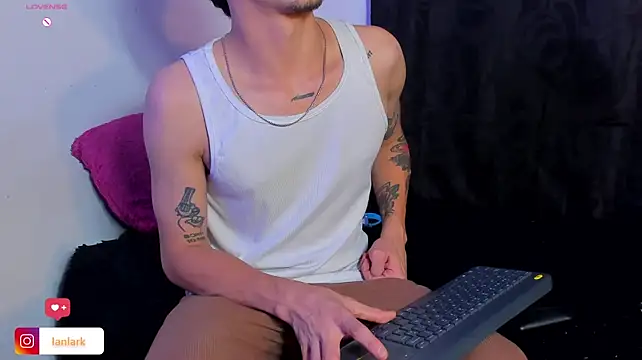 _IanLark captura de la sala en vivo en Stripchat