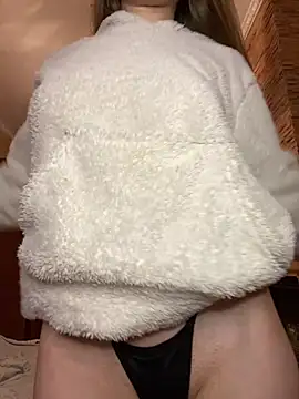 _Linna_ live room snapshot on Stripchat