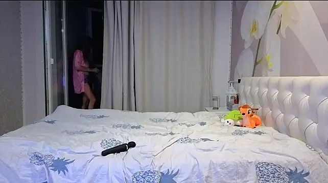 __MOMMY_ captura de la sala en vivo en Stripchat