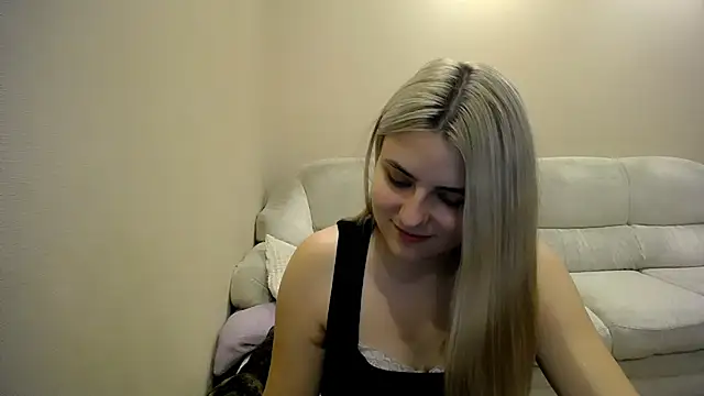 _shy_sabrina__ снимок онлайн-комнаты на Stripchat