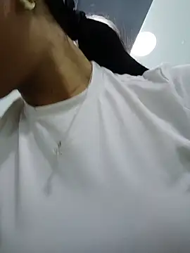 _vaness снимок онлайн-комнаты на Stripchat