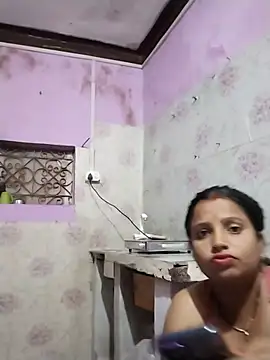 aapki-bhabhiii live room snapshot on Stripchat