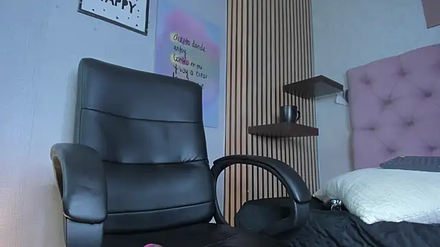 adelle__fox Momentaufnahme des Live-Raums auf Stripchat