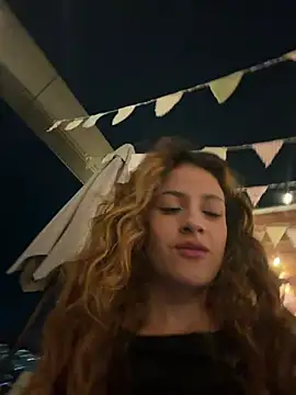 alana15 captura de la sala en vivo en Stripchat