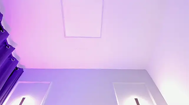 alejandrarojas_ Momentaufnahme des Live-Raums auf Stripchat