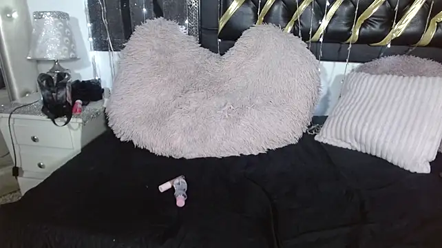 alexa_collins_ live room snapshot on Stripchat