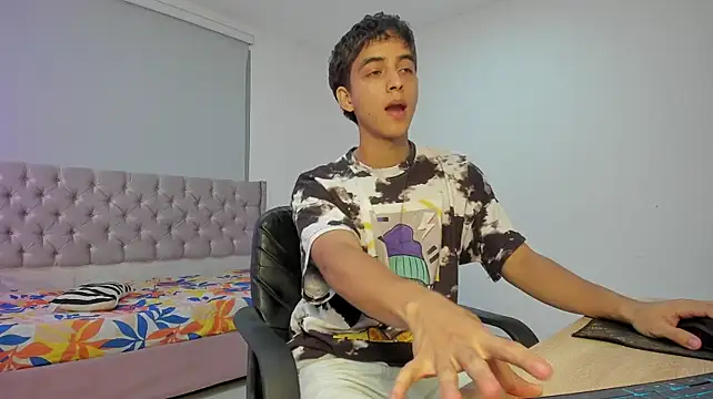 alexander_vacci live room snapshot on Stripchat