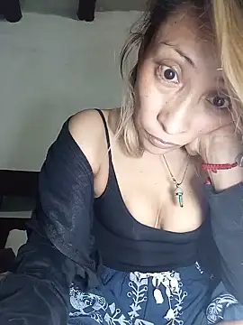 alexiajames_13 captura da sala ao vivo na Stripchat