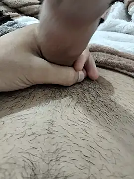 alg_12 live room snapshot on Stripchat