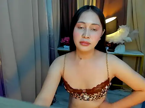 aliah_finly captura de la sala en vivo en Stripchat