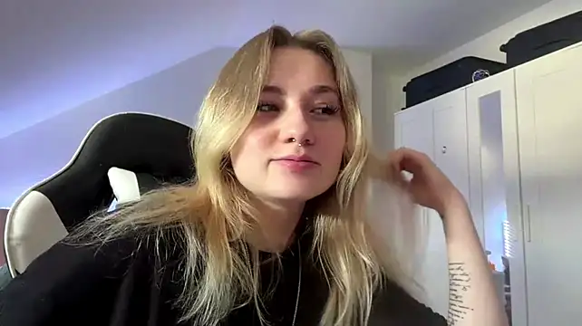 altmice Momentaufnahme des Live-Raums auf Stripchat