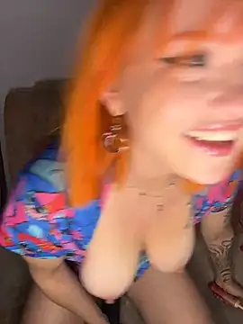 alysson_As momentopname van live room op Stripchat