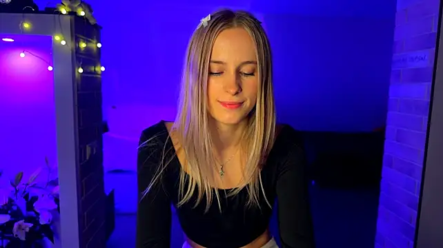 amily_sunray live room snapshot on Stripchat