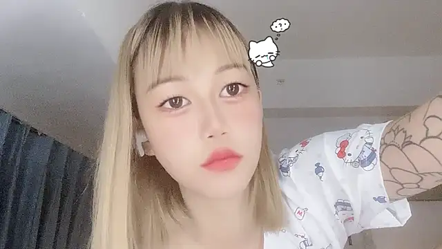 ananquqi live room snapshot on Stripchat