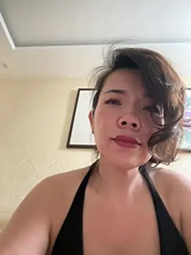 anna_kk live room snapshot on Stripchat