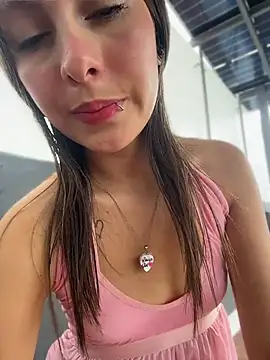 antonella-rey captura de la sala en vivo en Stripchat