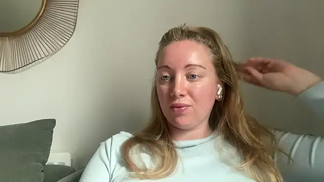arielsweetieee Momentaufnahme des Live-Raums auf Stripchat
