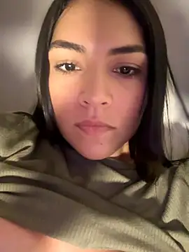 asley13 live room snapshot on Stripchat