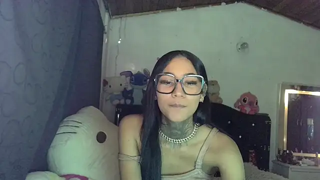 astarielle_draven снимок онлайн-комнаты на Stripchat