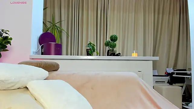 baby_alice live room snapshot on Stripchat