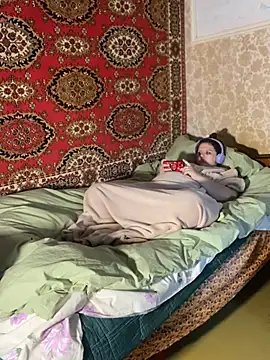 badfox5000 live room snapshot on Stripchat