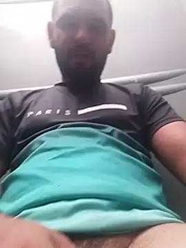 baisse13 captura da sala ao vivo na Stripchat