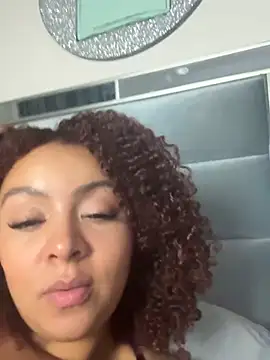 bellababycams Momentaufnahme des Live-Raums auf Stripchat