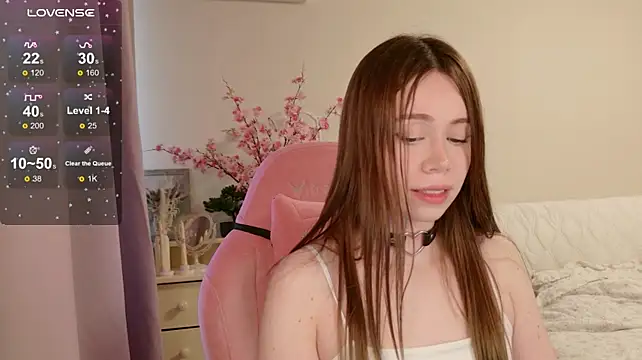 berryfairyy live room snapshot on Stripchat