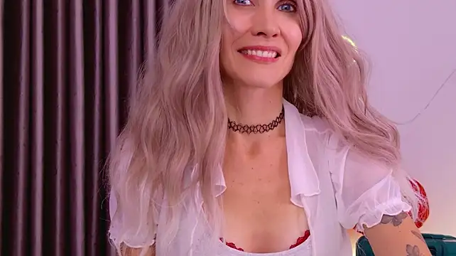 betty_xoxoo captura de la sala en vivo en Stripchat