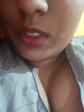 bhuvana_kannada momentopname van live room op Stripchat