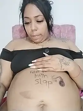 biancahot_dirty live room snapshot on Stripchat