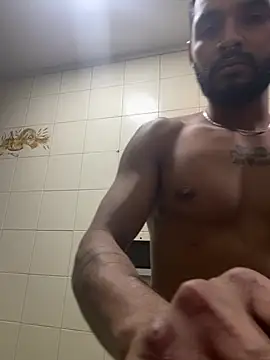 bigblack0111 live room snapshot on Stripchat