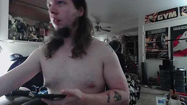 biggerisbetter12 live room snapshot on Stripchat