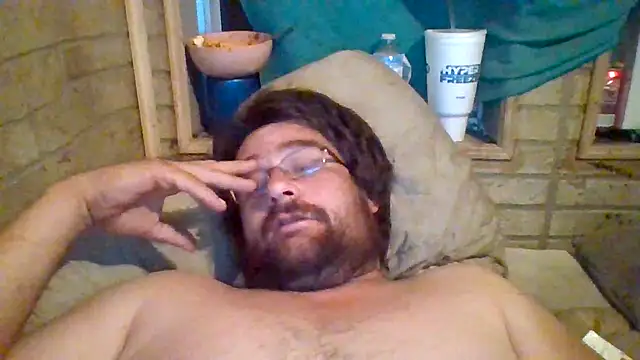 bigman34l live room snapshot on Stripchat