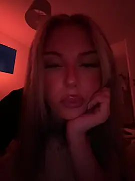 blondeeee captura da sala ao vivo na Stripchat