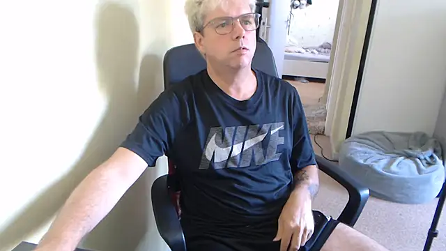 blueandwhite1 Momentaufnahme des Live-Raums auf Stripchat