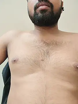 bnglrboy0886 live room snapshot on Stripchat