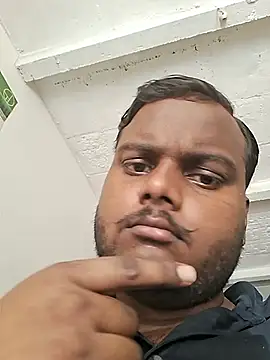 bulletraja45 momentopname van live room op Stripchat