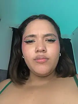 butterfly777_ live room snapshot on Stripchat