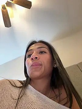 cata_777 momentopname van live room op Stripchat