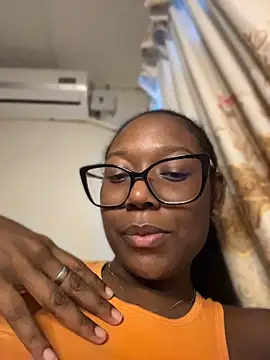 chell_iivy live room snapshot on Stripchat