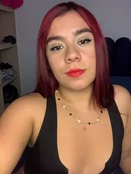cloe_river__ live room snapshot on Stripchat