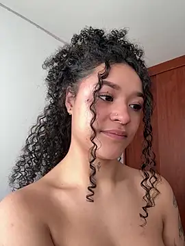 crystal_dlun Momentaufnahme des Live-Raums auf Stripchat