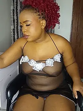 curvyconfession_x live room snapshot on Stripchat