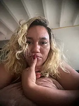 dalila_salazar снимок онлайн-комнаты на Stripchat