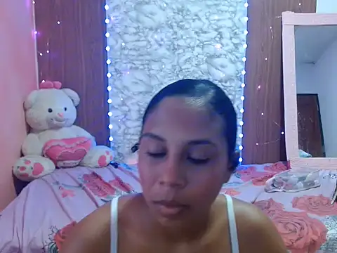 daniela_lan11 live room snapshot on Stripchat