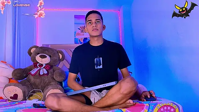 dilan_alfonzo captura da sala ao vivo na Stripchat