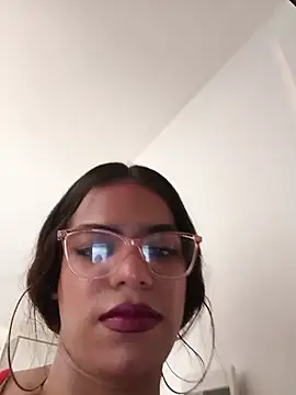 dioxadeldeseo live room snapshot on Stripchat